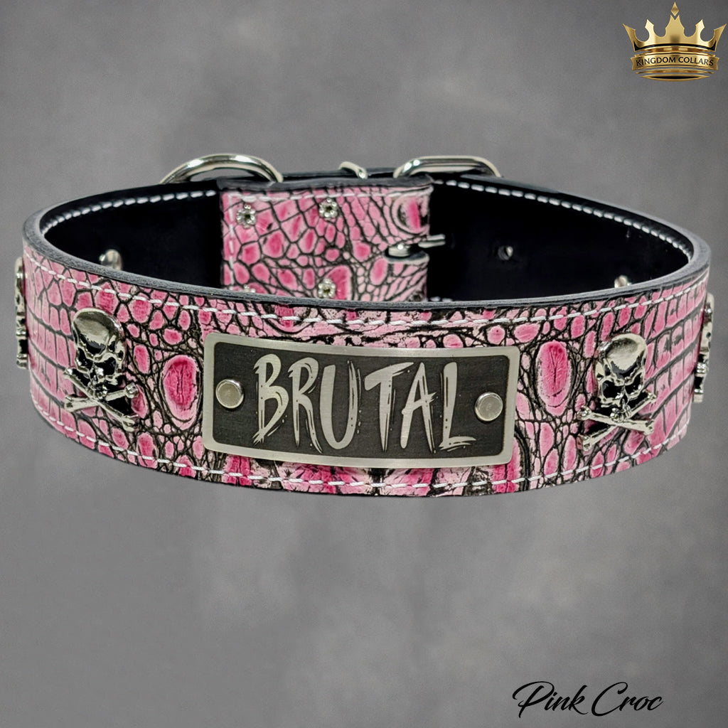 WN6 - Collar de cuero de 2" de ancho con placa de identificación personalizada de cuero, calaveras y huesos cruzados