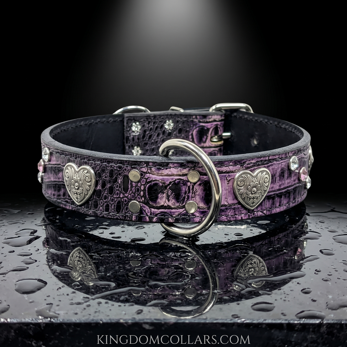 V7 - Collar de cuero con corazones y gemas de 1 1/2"