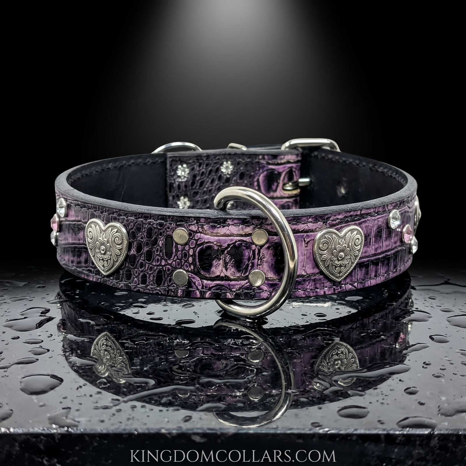 V7 - Collar de cuero con corazones y gemas de 1 1/2"