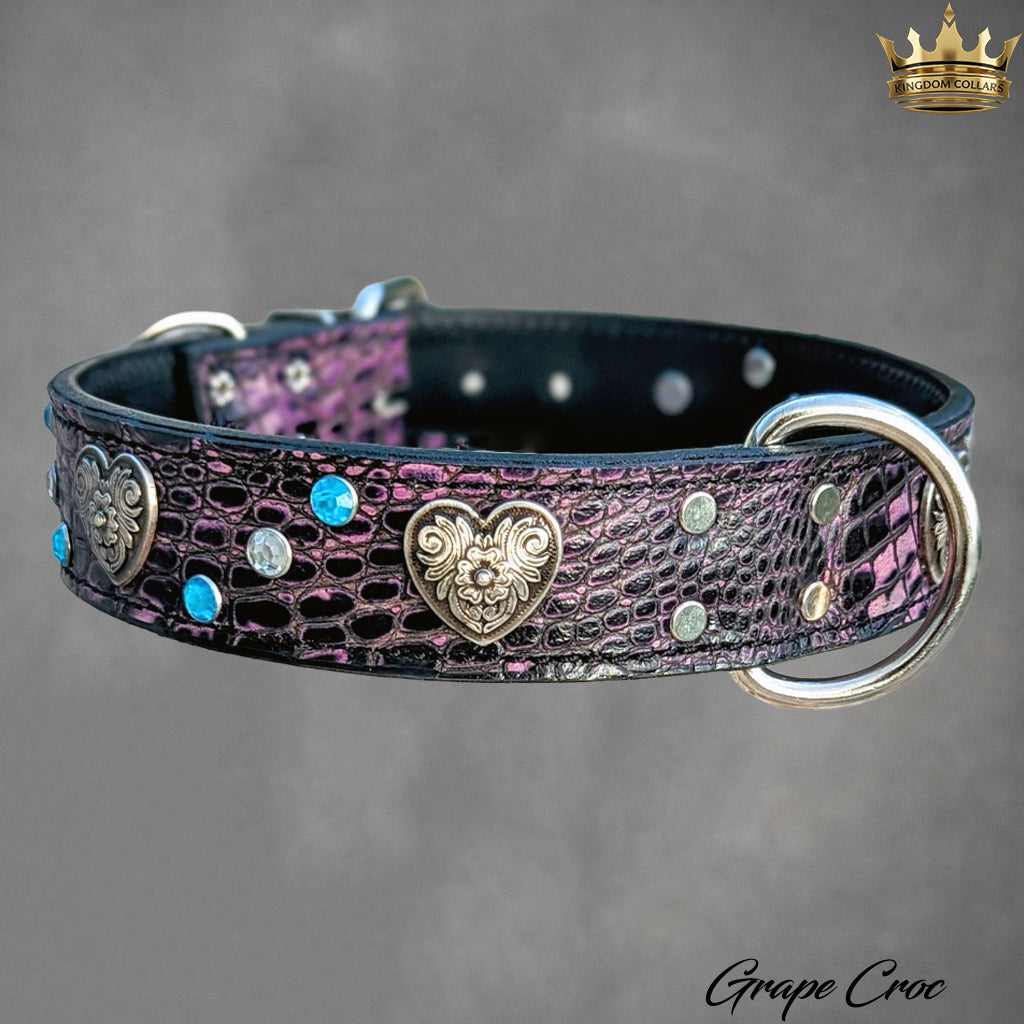 V7 - Collar de cuero con corazones y gemas de 1 1/2"
