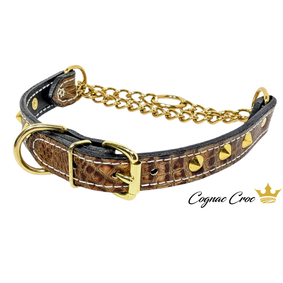 Dog collar with gold chain and accents on a white background, featuring the brand 'Cognac Croc'.