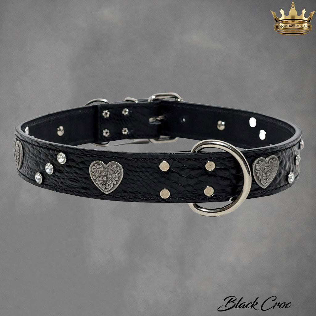 V7 - Collar de cuero con corazones y gemas de 1 1/2"